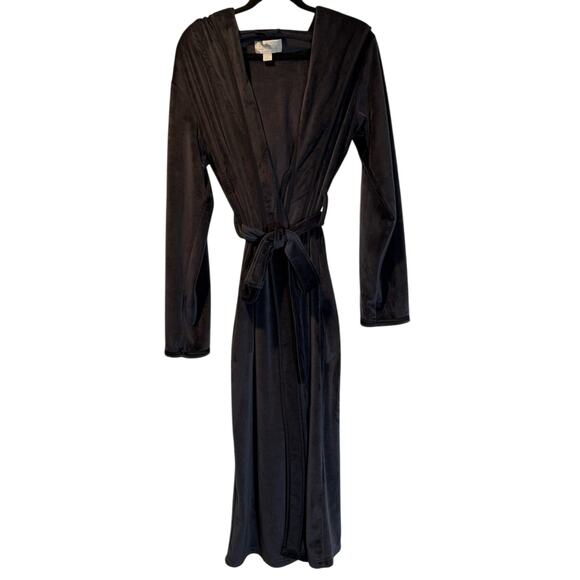 Nordstrom Lingerie cozy, soft, furry, hooded Robe size Medium - Picture 1 of 6